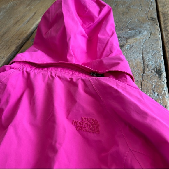 NORTH FACE Bright Pink Hooded Rain Jacket - Picture 5 of 5